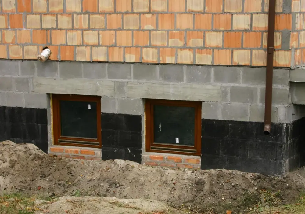 Wzmocnienie fundamentów w starym domu - ile to naprawdę kosztuje?