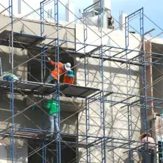 Praca rusztowania w Szwajcarii: wysokie zarobki i oferty dla monterów
