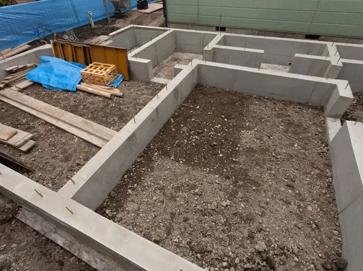 Jak zrobić fundament pod dom - uniknij najczęstszych błędów budowlanych