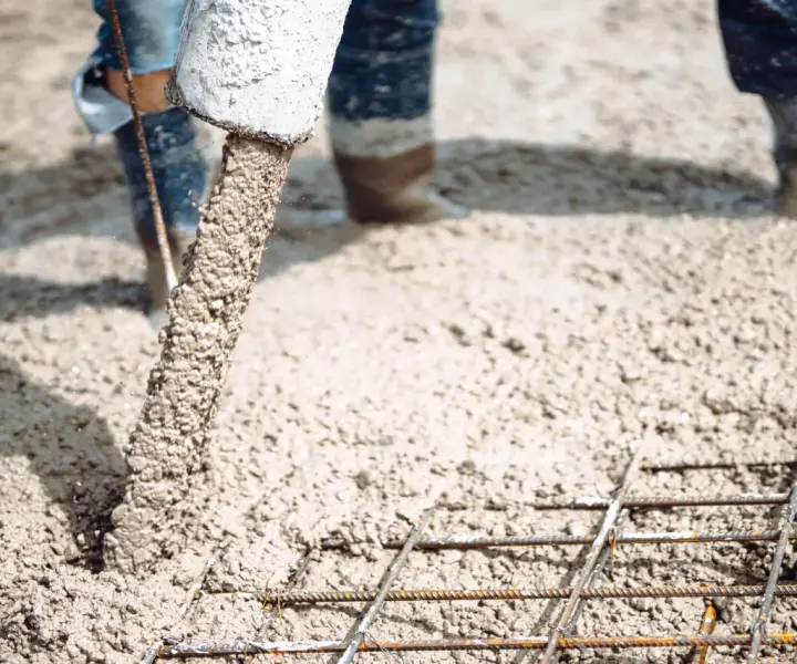 Półsuchy beton na wylewkę - Jak uniknąć błędów i ile kosztuje?