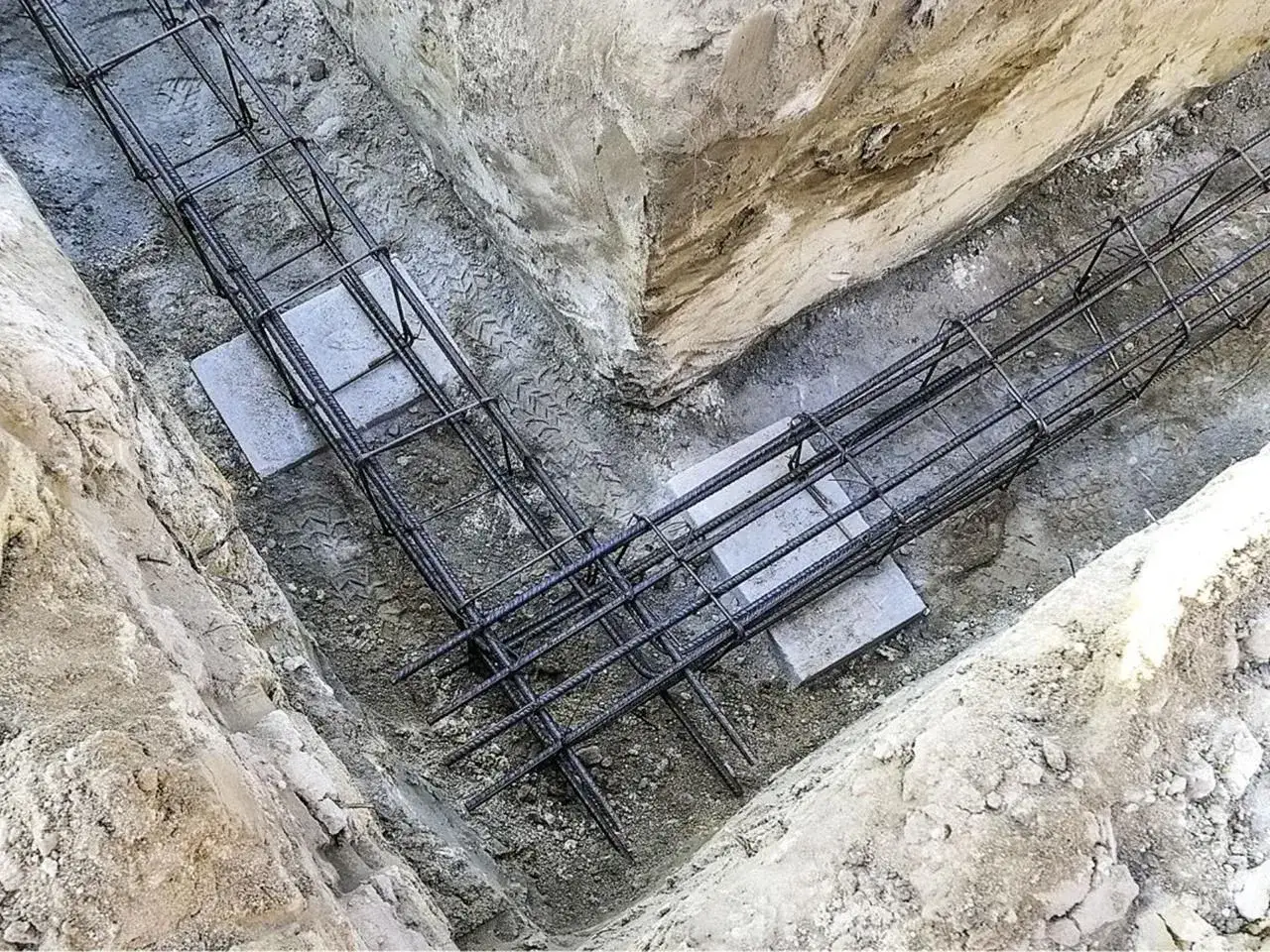 Zdjęcie Jakie zbrojenie na fundamenty wybrać, aby uniknąć problemów budowlanych?